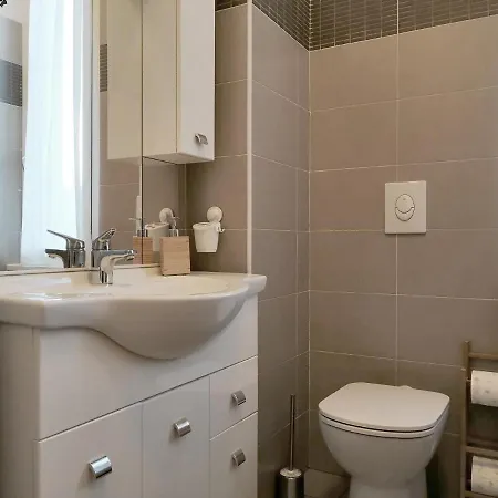 Aida - Near The Center With Private Parking E Ac Apartman *