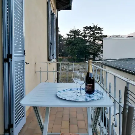 Apartman Aida - Near The Center With Private Parking E Ac Como